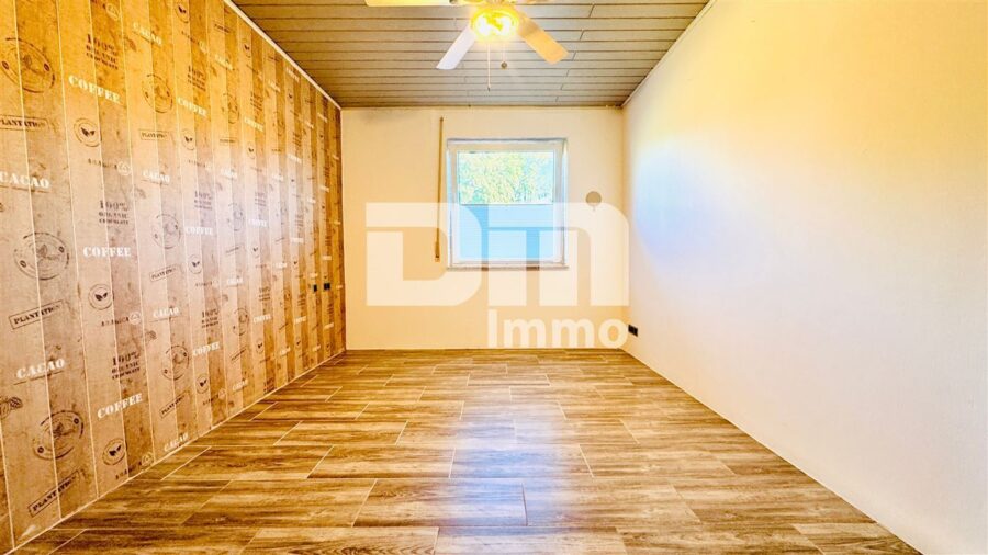 Modernes Ein-/Zweifamilienhaus mit PV Anlage und großer Doppelgarage auf herrlichem Anwesen - WE2 OG / DG Kinderzimmer / Gäste / Büro